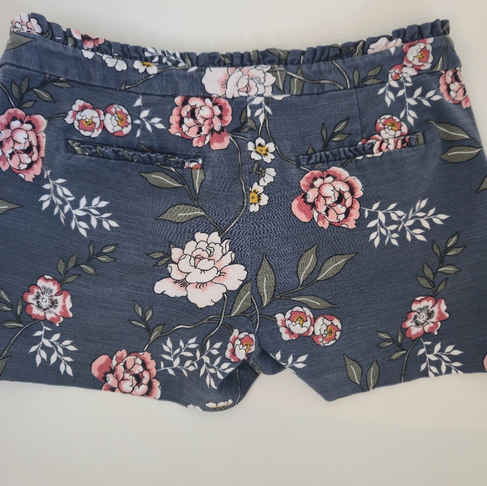 LOFT Floral Blue Women's Shorts - Picture 6 of 12